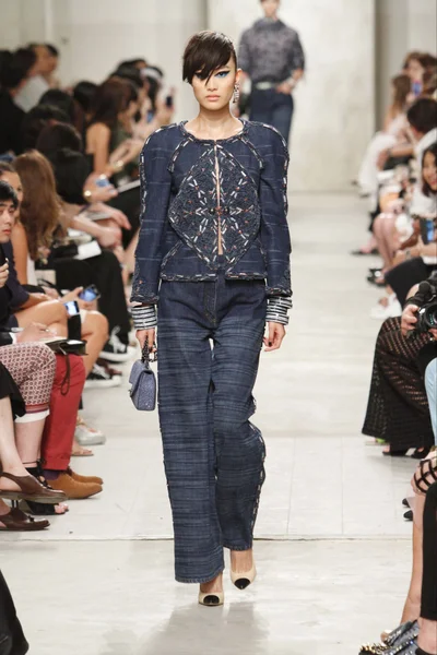 Look 27